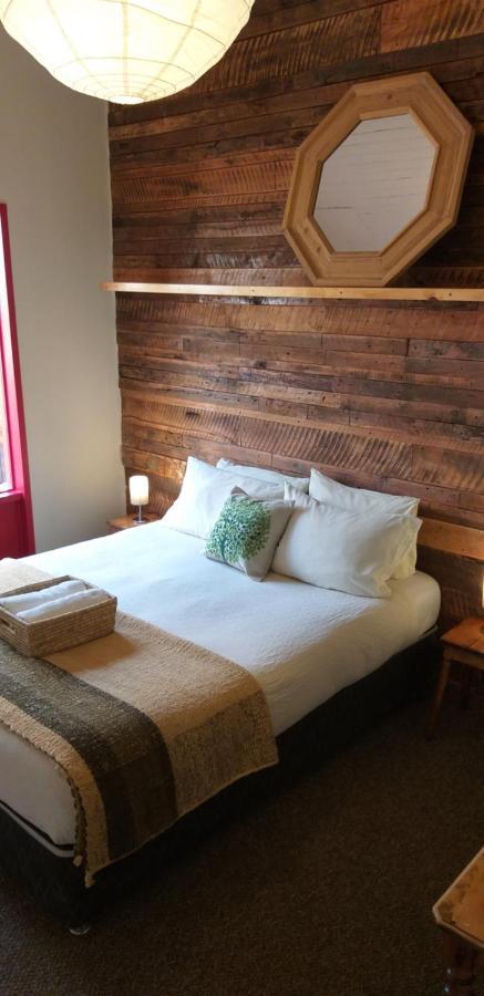 Treehouse Patagonia Hostel Puerto Natales Kültér fotó